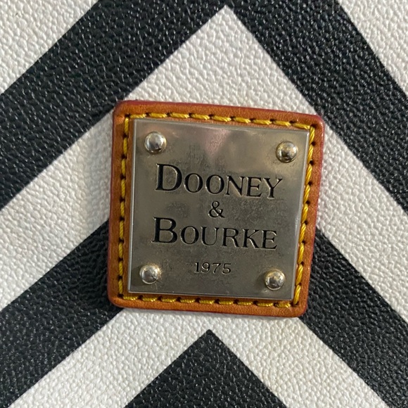 Dooney & Bourke purse - Picture 2 of 4